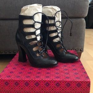 Tory Burch, Astrid Bootie, Size 5